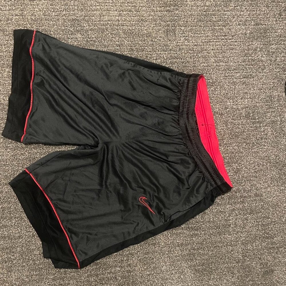 Vintage black and red Nike shorts #nike